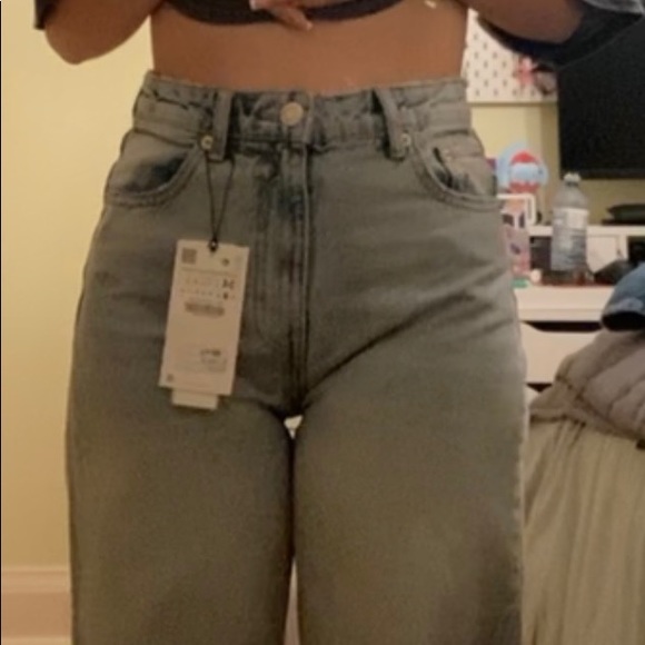 Zara Mid Rise Loose Jeans - US 2 - Picture 3 of 3